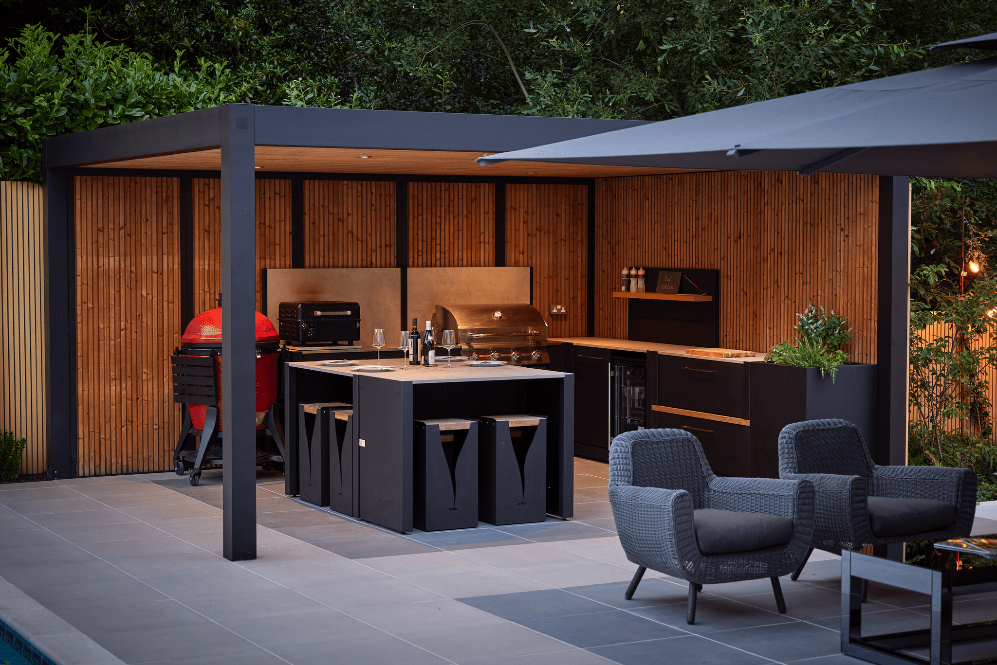 PCL Crowthorne garden lighting T2 2422 2