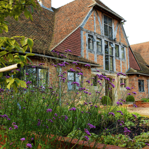 Dogmersfield Garden 10 of 20 1 1536x1024 square b5f15b6e3fbe151e2051c0cfa30e1072 0jdvuh561zt3